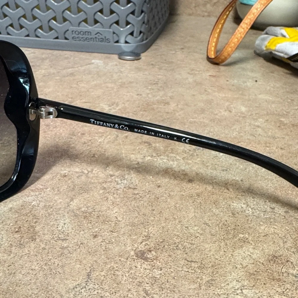 Tiffany & Co. Black Oversized Square Sunglasses with Crystal Temples - Picture 4 of 7